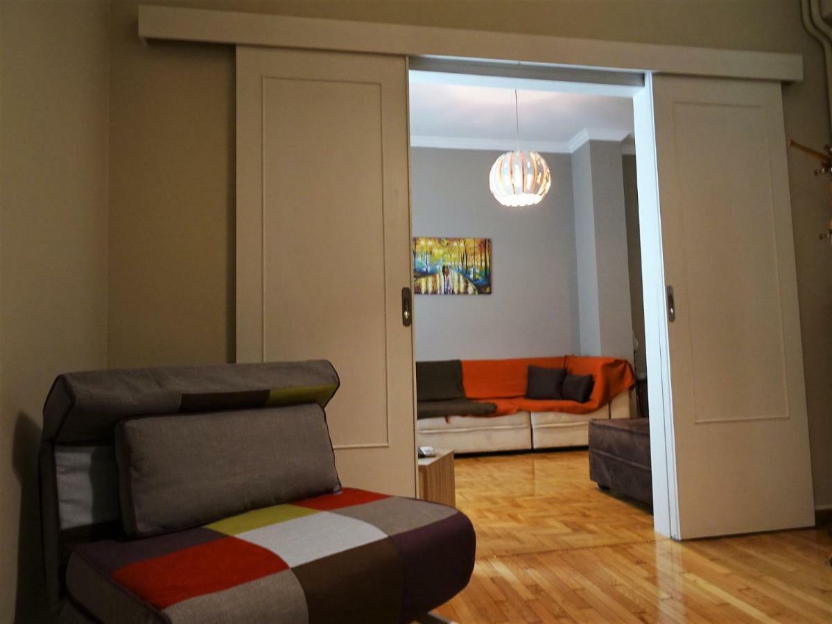 Chic Central Apartment In Evangelismos Metro Station Aten Exteriör bild